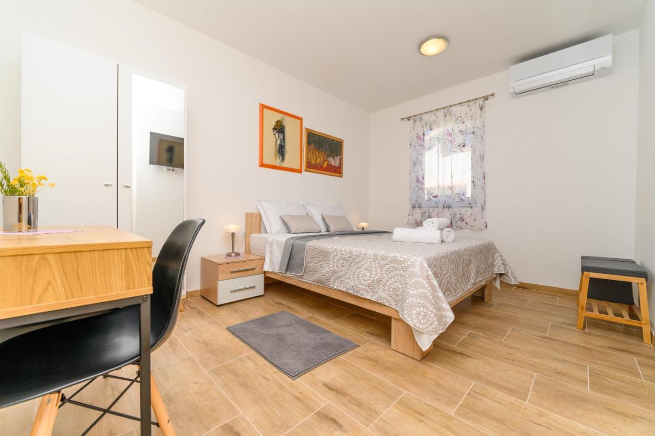 Apartments Forever Miholascica Extérieur photo